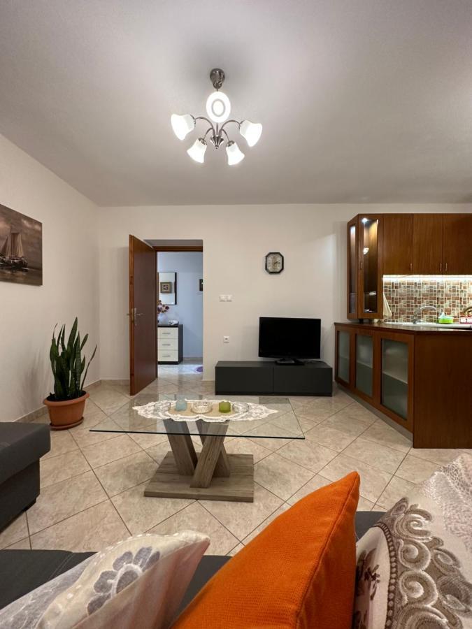 B&S Saranda Apartment ภายนอก รูปภาพ